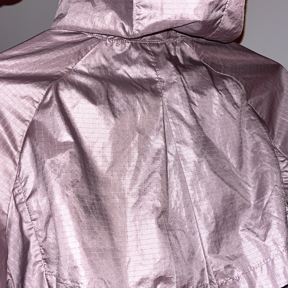 Nike Lavender Ventilated Reflective Running Jacket - Picture 4 of 13